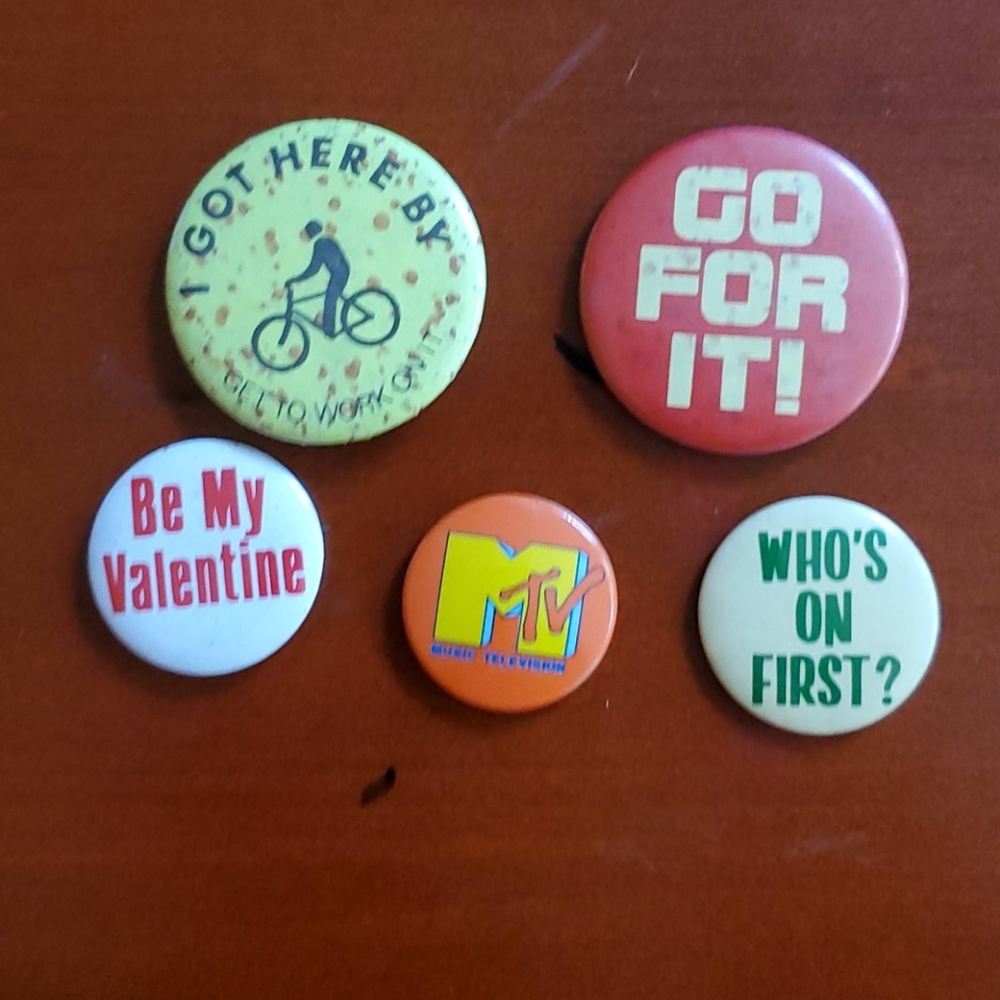 Lot of Vintage Pins